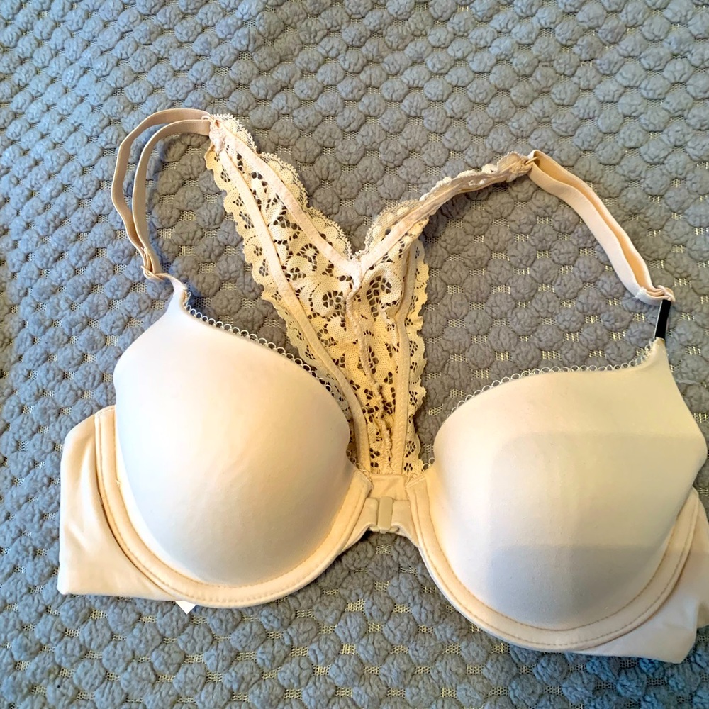 BNWT Victoria’s Secret Demi Bra